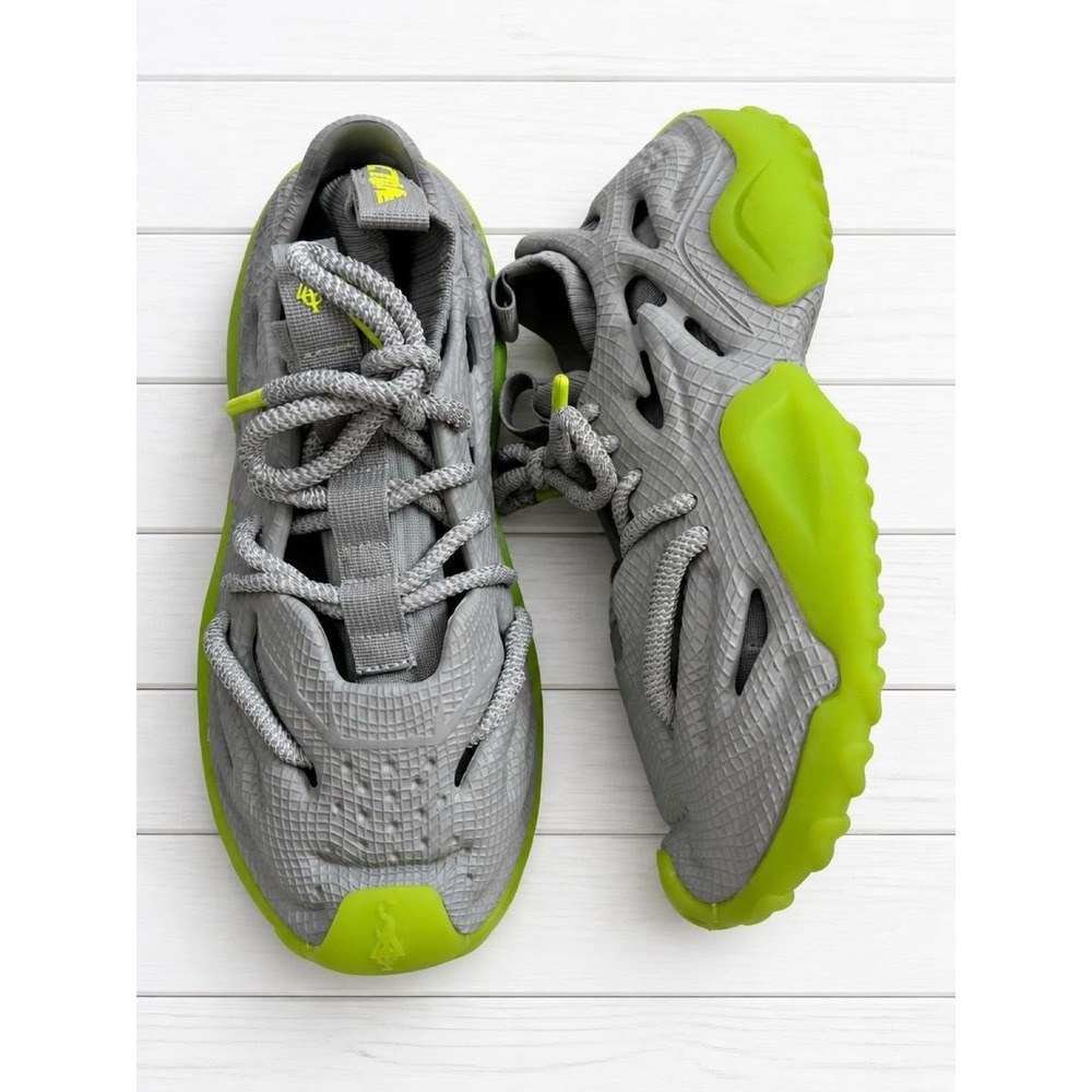 SIA Collective Vulture Foam Cryptonite Glow LV5 Grey Green VIP Card Size 10